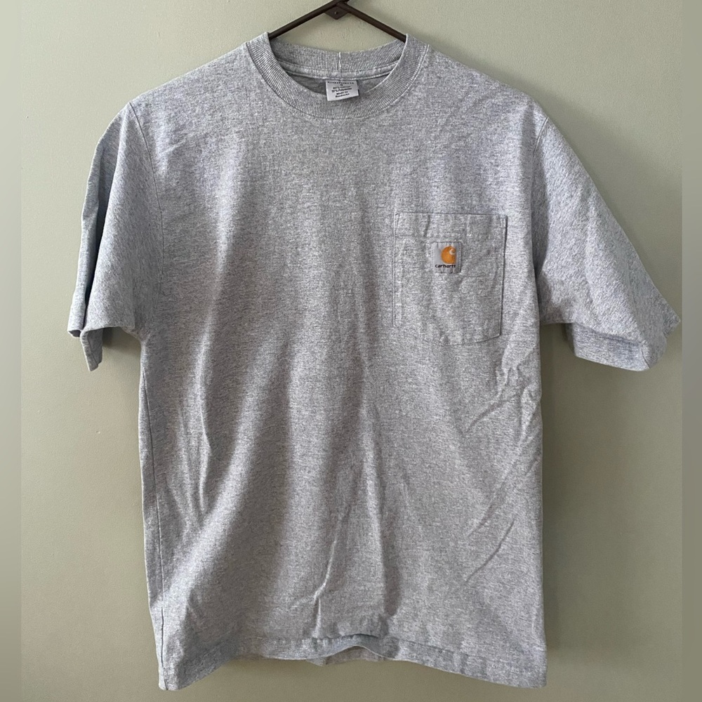 Classic Carhartt pocket T. Men’s size Small